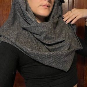 Lululemon vinyasa infinity scarf, NWT. Black and grey herringbone. Retails ~$50